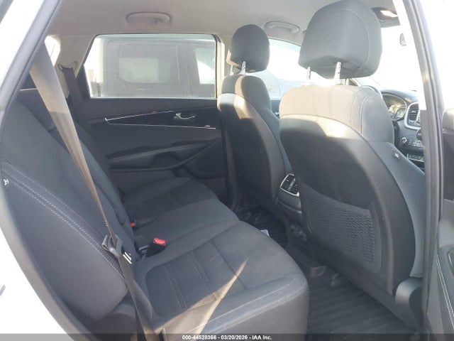 44528366 :رقم المزاد ، 5XYPG4A34HG188733 vin ، 2017 Kia Sorento 2.4l Lx مزاد بيع