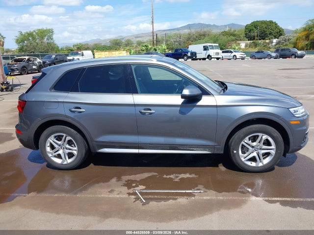 44528509 :رقم المزاد ، WA1ANAFY0J2077816 vin ، 2018 Audi Q5 2.0t Premium/2.0t Tech Premium مزاد بيع