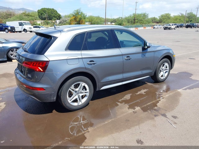 44528509 :رقم المزاد ، WA1ANAFY0J2077816 vin ، 2018 Audi Q5 2.0t Premium/2.0t Tech Premium مزاد بيع