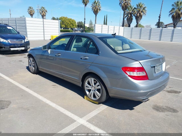 44528527 :رقم المزاد ، WDDGF5EB3BR168045 vin ، 2011 Mercedes-benz C 300 Luxury مزاد بيع