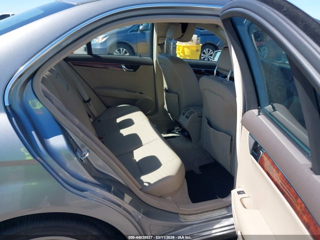 44528527 :رقم المزاد ، WDDGF5EB3BR168045 vin ، 2011 Mercedes-benz C 300 Luxury مزاد بيع