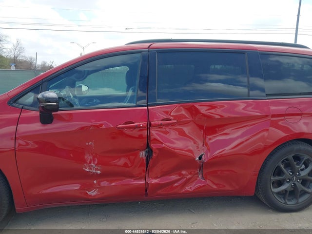 Chrysler Pacifica Limited 2025 2C4RC1GG7SR516419 Image 14