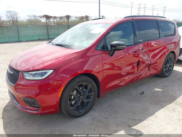 Chrysler Pacifica Limited 2025 2C4RC1GG7SR516419 Image 2
