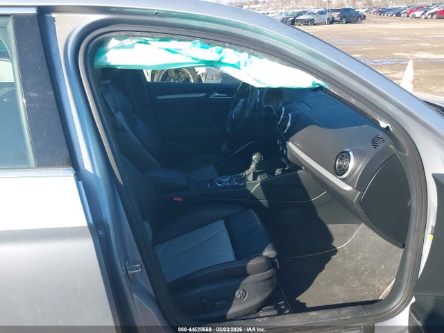 44528569 :رقم المزاد ، WAUBFGFF9F1098554 vin ، 2015 Audi S3 2.0t Premium Plus مزاد بيع