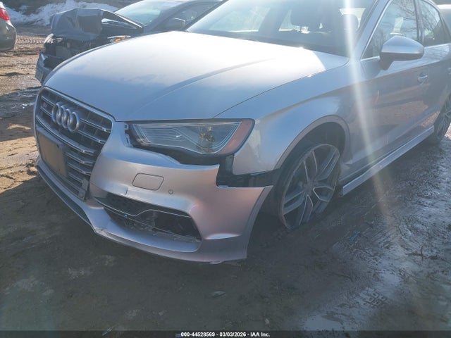 44528569 :رقم المزاد ، WAUBFGFF9F1098554 vin ، 2015 Audi S3 2.0t Premium Plus مزاد بيع