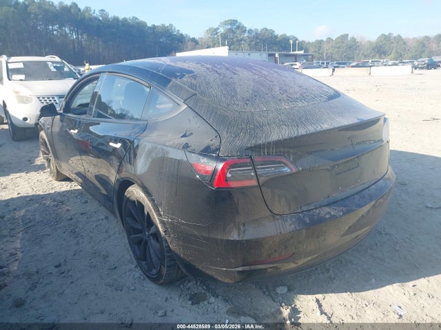 2018 TESLA MODEL 3 5YJ3E1EA9JF033183 Photo 2