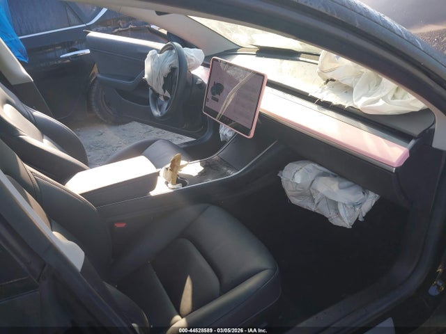 2018 TESLA MODEL 3 5YJ3E1EA9JF033183 Photo 4