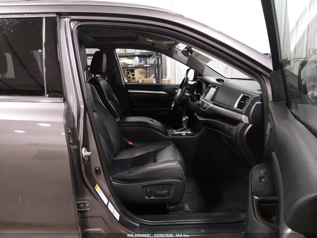 44528591 :رقم المزاد ، 5TDJZRFH2KS563935 vin ، 2019 Toyota Highlander Xle مزاد بيع