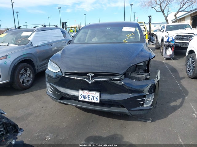 2018 Tesla Model X 100d/75d/p100d მანქანა იყიდება აუქციონზე, vin: 5YJXCAE24JF126967, აუქციონის ნომერი: 44528612