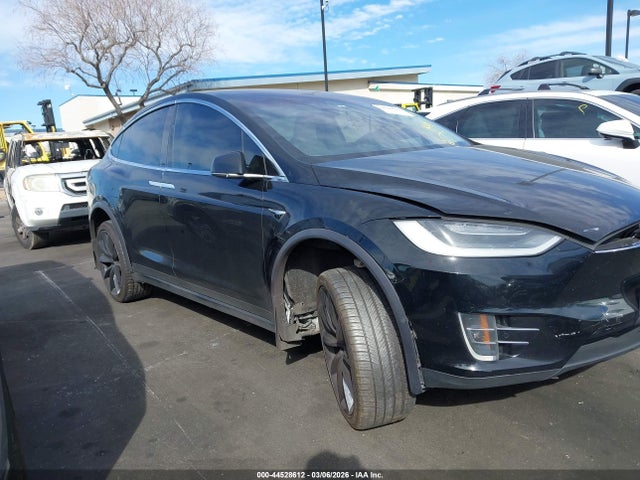 2018 Tesla Model X 100d/75d/p100d მანქანა იყიდება აუქციონზე, vin: 5YJXCAE24JF126967, აუქციონის ნომერი: 44528612