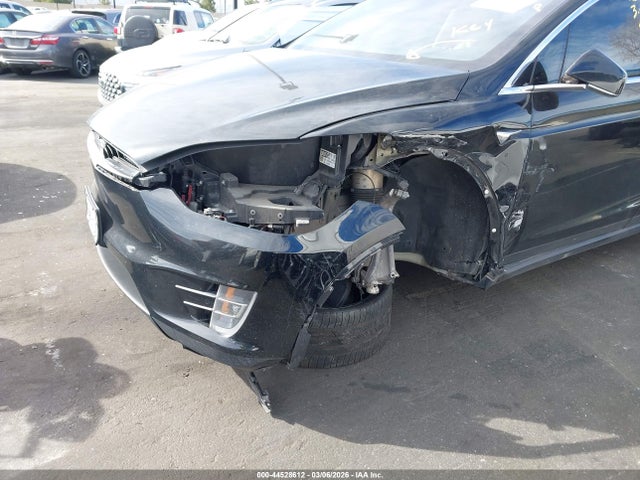 2018 Tesla Model X 100d/75d/p100d მანქანა იყიდება აუქციონზე, vin: 5YJXCAE24JF126967, აუქციონის ნომერი: 44528612