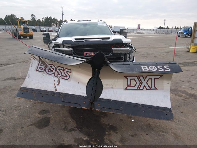 44528613 :رقم المزاد ، 1GT49VEYXNF210564 vin ، 2022 Gmc Sierra 3500hd 4wd  Standard Bed At4 مزاد بيع