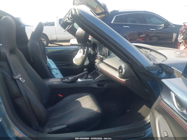 44528690 :رقم المزاد ، JM1NDAM73H0108115 vin ، 2017 Mazda Mx-5 Miata Rf Grand Touring مزاد بيع