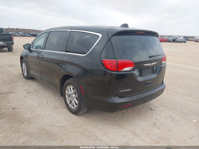 2024 CHRYSLER VOYAGER 2C4RC1CG1RR167872 Photo 2