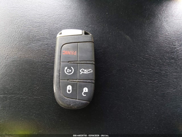 44528755 :رقم المزاد ، 2C3CCAGG0KH591107 vin ، 2019 Chrysler 300 300s Awd مزاد بيع