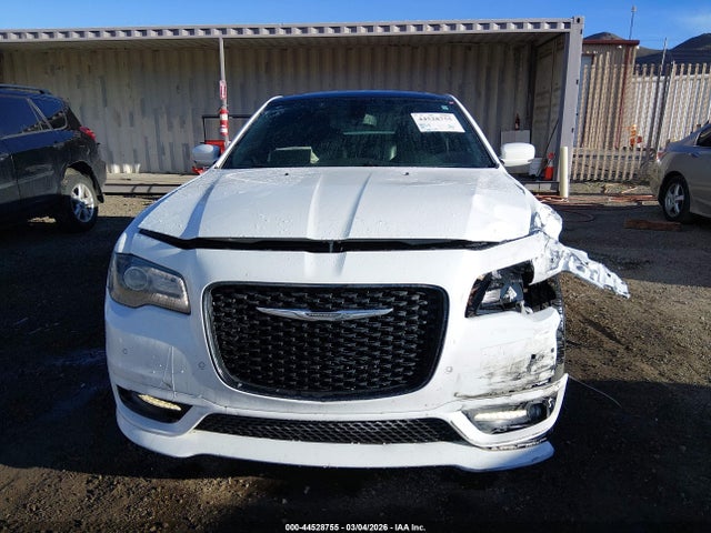 44528755 :رقم المزاد ، 2C3CCAGG0KH591107 vin ، 2019 Chrysler 300 300s Awd مزاد بيع