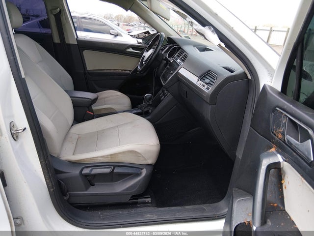 44528782 :رقم المزاد ، 3VV3B7AX2JM011917 vin ، 2018 Volkswagen Tiguan 2.0t Se/2.0t Sel مزاد بيع