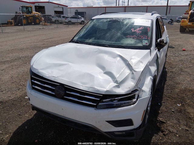 44528782 :رقم المزاد ، 3VV3B7AX2JM011917 vin ، 2018 Volkswagen Tiguan 2.0t Se/2.0t Sel مزاد بيع