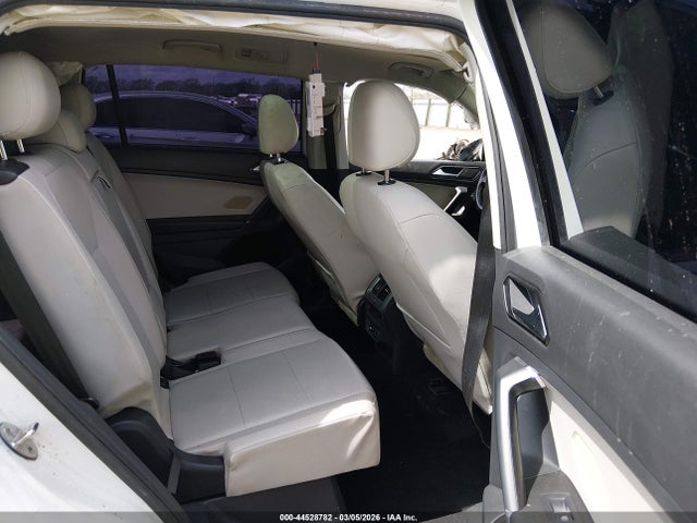 44528782 :رقم المزاد ، 3VV3B7AX2JM011917 vin ، 2018 Volkswagen Tiguan 2.0t Se/2.0t Sel مزاد بيع