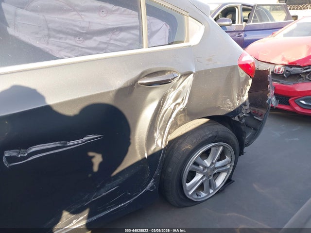 2017 CHEVROLET CRUZE 3G1BE6SM7HS563234 Photo 5