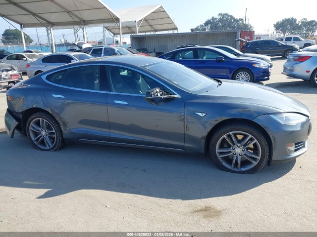 Aukcja sprzedaży 2013 Tesla Model S, vin: 5YJSA1CG0DFP27490, numer aukcji: 44528823