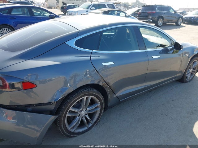 Aukcja sprzedaży 2013 Tesla Model S, vin: 5YJSA1CG0DFP27490, numer aukcji: 44528823