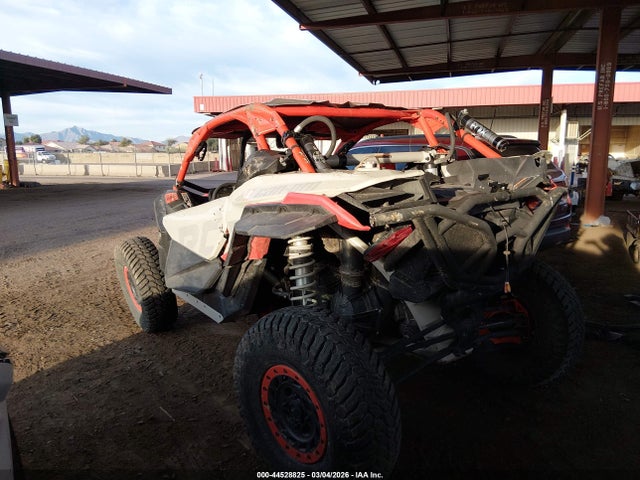 2022 CAN-AM MAVERICK X3 3JBVVAV49NE001724 Photo 2