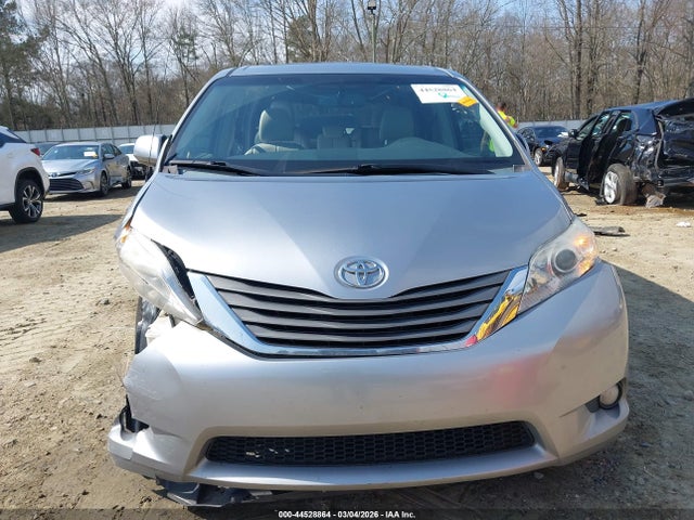 44528864 :رقم المزاد ، 5TDYK3DC2DS324198 vin ، 2013 Toyota Sienna Xle V6 8 Passenger مزاد بيع