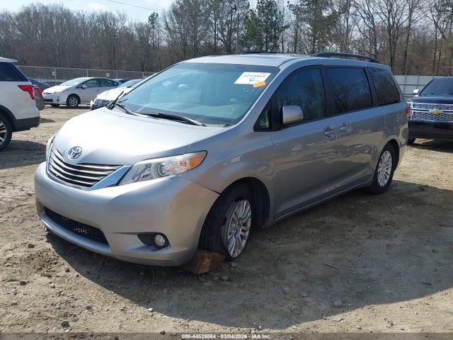 44528864 :رقم المزاد ، 5TDYK3DC2DS324198 vin ، 2013 Toyota Sienna Xle V6 8 Passenger مزاد بيع