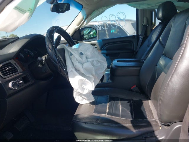 Продажа на аукционе авто 2013 Gmc Yukon Xl 1500 Denali, vin: 1GKS2MEF5DR261749, номер лота: 44528886