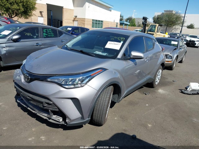 Toyota C-HR LE 2020 JTNKHMBX3L1076356 Image 2