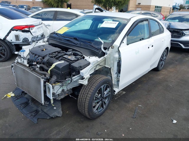 KIA Forte Lxs 2022 3KPF24AD7NE490299 Image 2