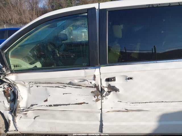 44528954 :رقم المزاد ، 2V4RW3D16AR174288 vin ، 2010 Volkswagen Routan Se مزاد بيع