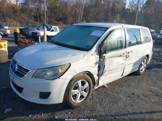44528954 :رقم المزاد ، 2V4RW3D16AR174288 vin ، 2010 Volkswagen Routan Se مزاد بيع