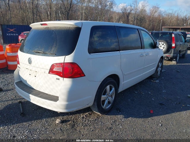 44528954 :رقم المزاد ، 2V4RW3D16AR174288 vin ، 2010 Volkswagen Routan Se مزاد بيع