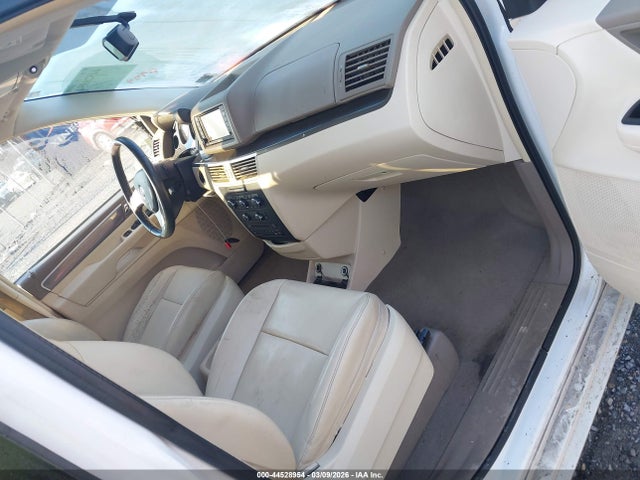 44528954 :رقم المزاد ، 2V4RW3D16AR174288 vin ، 2010 Volkswagen Routan Se مزاد بيع