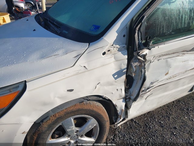 44528954 :رقم المزاد ، 2V4RW3D16AR174288 vin ، 2010 Volkswagen Routan Se مزاد بيع