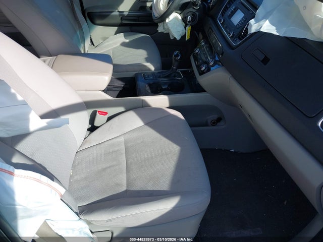 KIA SEDONA LX 2016 KNDMB5C18G6085089 Image 5