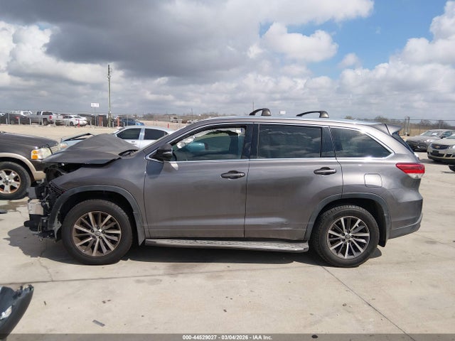 5TDKZRFH0HS513788 Toyota Highlander Xle