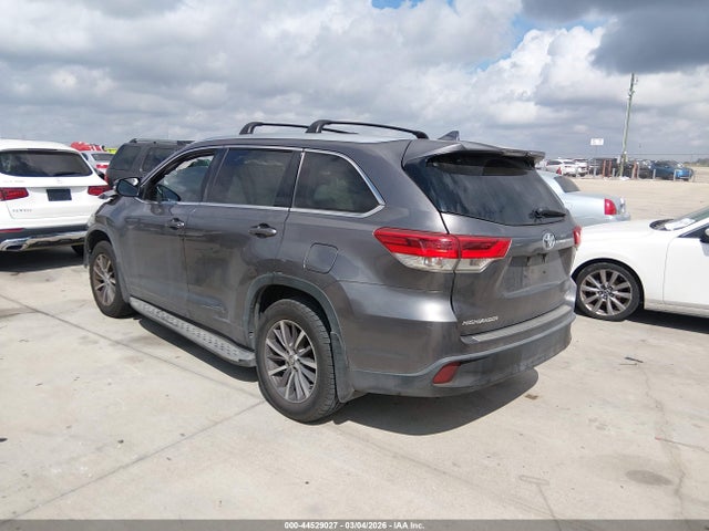 5TDKZRFH0HS513788 Toyota Highlander Xle