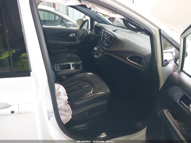 Продажа на аукционе авто 2021 Chrysler Pacifica Hybrid Touring L, vin: 2C4RC1L7XMR517685, номер лота: 44529041