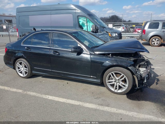 44529063 :رقم المزاد ، WDDGF4HB6DG093460 vin ، 2013 Mercedes-benz C 250 Sport مزاد بيع