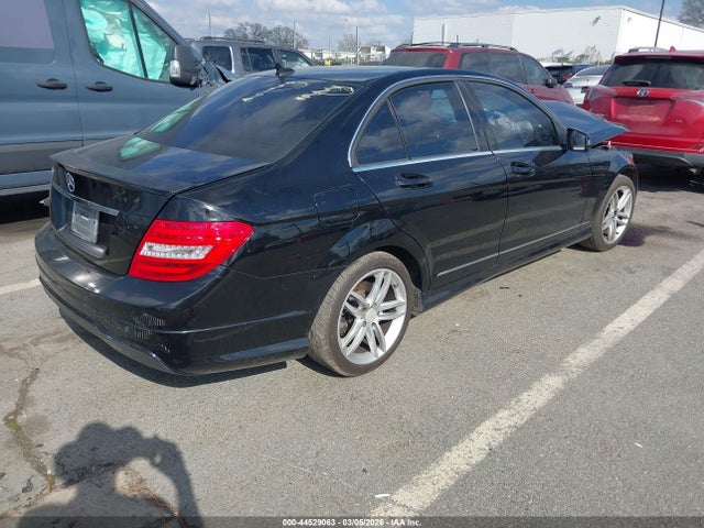 44529063 :رقم المزاد ، WDDGF4HB6DG093460 vin ، 2013 Mercedes-benz C 250 Sport مزاد بيع
