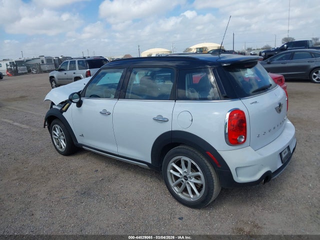 2015 MINI COUNTRYMAN WMWZC5C53FWP46643 Photo 2