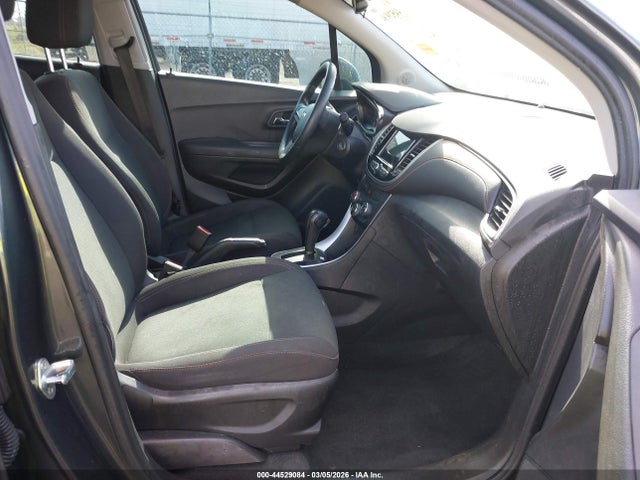 2019 CHEVROLET TRAX 3GNCJKSB1KL265639 Photo 4