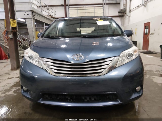 5TDDZ3DC3HS171931 Toyota Sienna Xle 7 Passenger