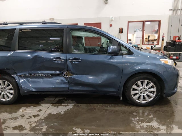 5TDDZ3DC3HS171931 Toyota Sienna Xle 7 Passenger