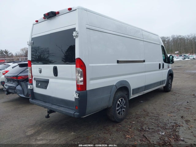 44529093 :رقم المزاد ، 3C6URVJG9JE106706 vin ، 2018 Ram Promaster 3500 Cargo Van High Roof 159 Wb Ext مزاد بيع