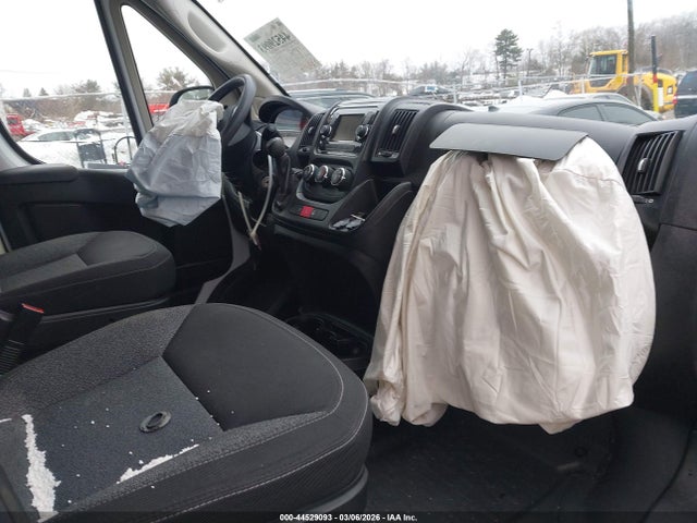 44529093 :رقم المزاد ، 3C6URVJG9JE106706 vin ، 2018 Ram Promaster 3500 Cargo Van High Roof 159 Wb Ext مزاد بيع