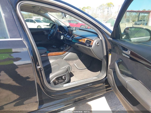 2017 AUDI A8 L WAU44AFD3HN013701 Photo 4